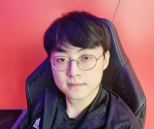 持续失利引爆全场！，Faker意外战胜塞尔维亚队引发球迷热议