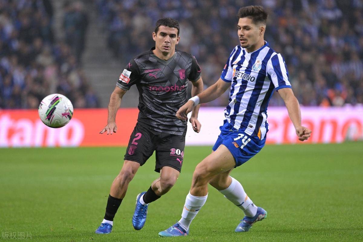 乐动官方平台-今晚波尔图备战葡超；外线爆发细节曝光；态度坚定；球队文化再被提及-乐动官方平台